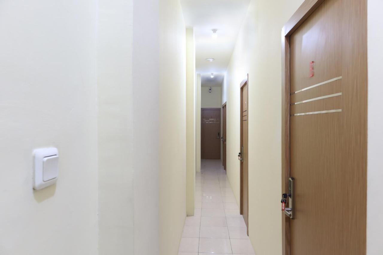 Oyo 1850 The Trend Near Rumah Sakit Royal Taruma Hotel Jakarta